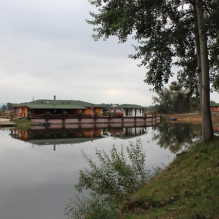Marine Závlahy Hrdejovice Exterior foto