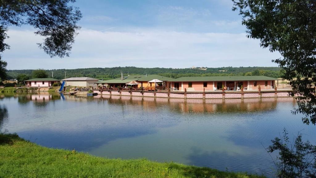 Marine Závlahy Hrdejovice Exterior foto