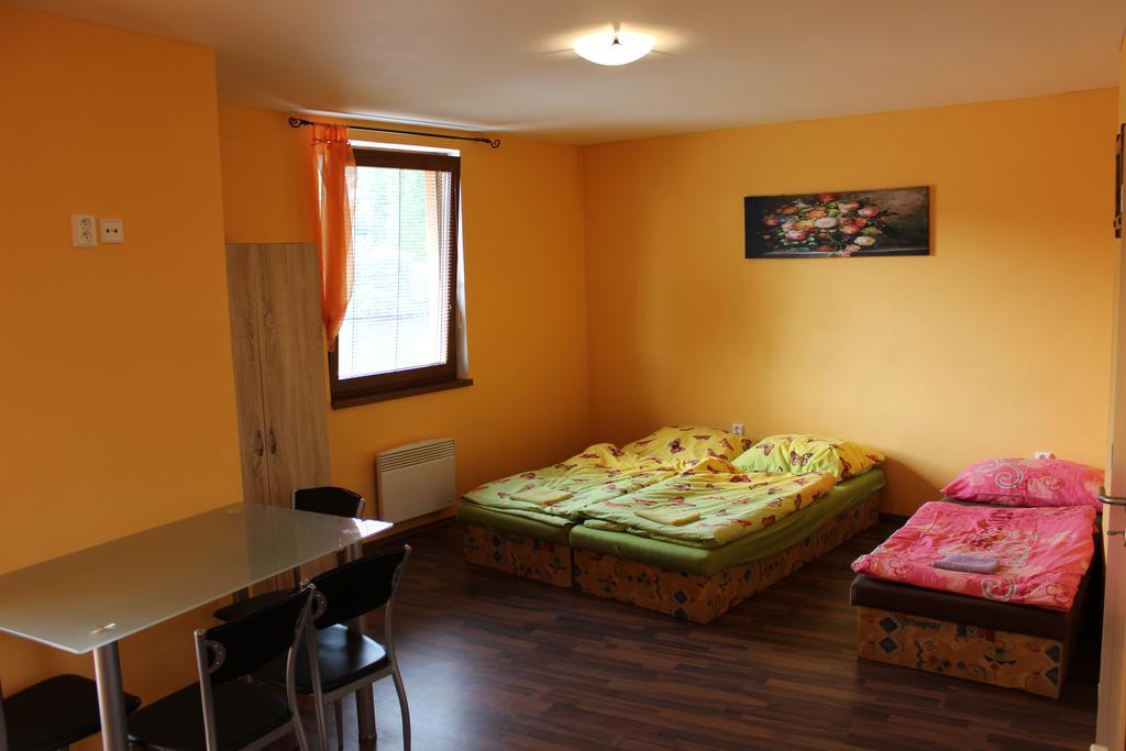 Marine Závlahy Hrdejovice Exterior foto