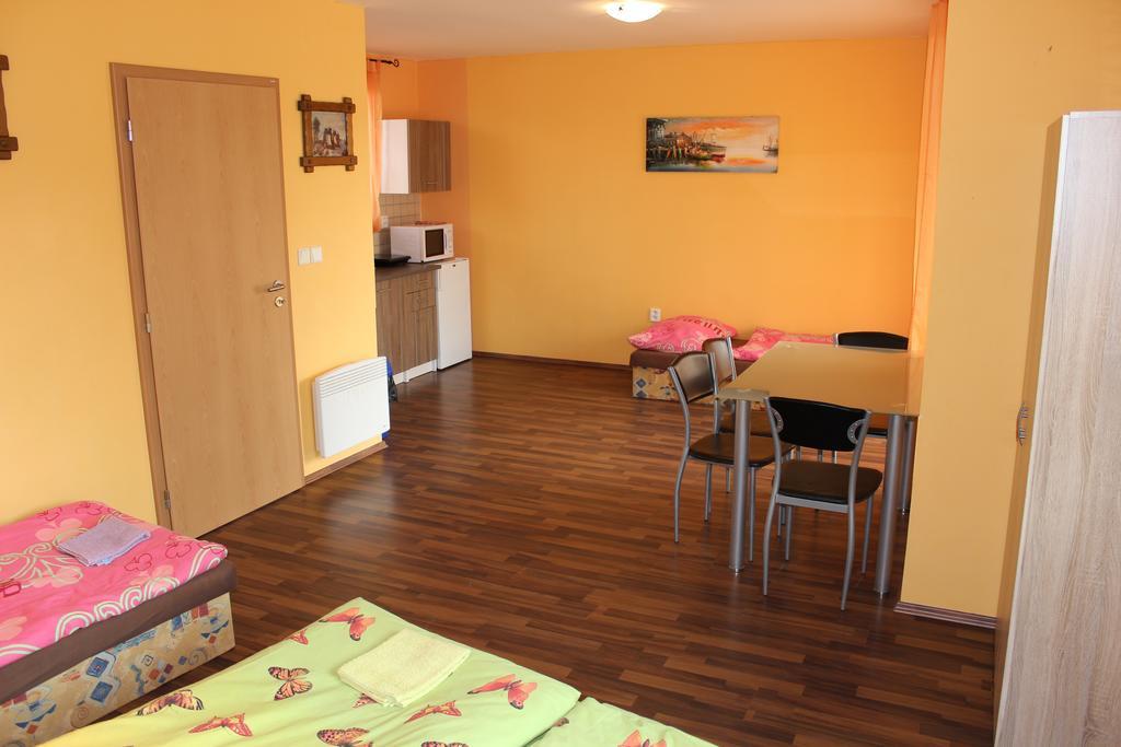 Marine Závlahy Hrdejovice Exterior foto